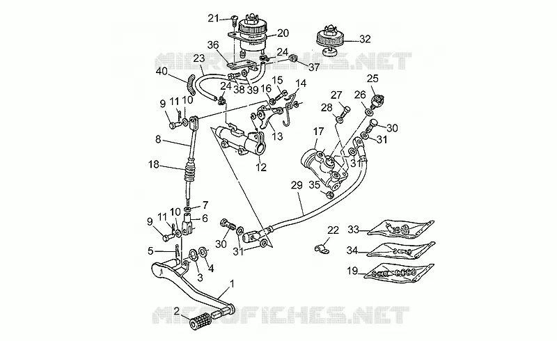 Rear master cylinder
